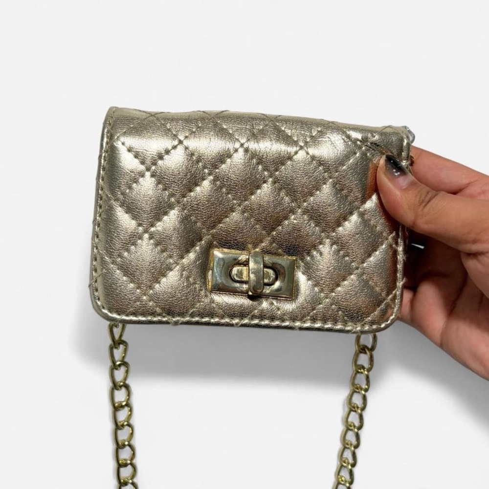 Elegant Gold Quilted Chain Bag